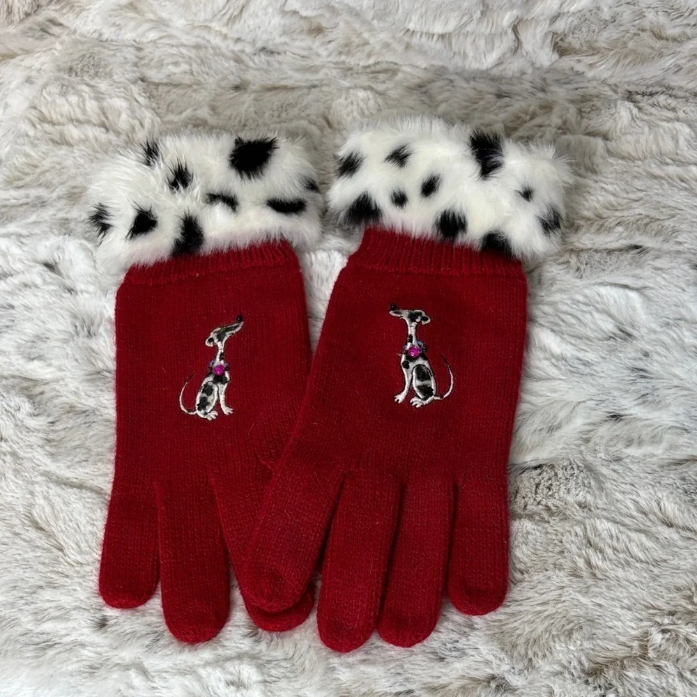 Ladies Gloves with Dalmatian Design and Fur Trim